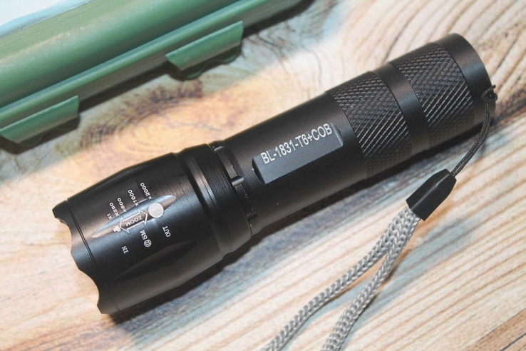 Акумуляторний тактичний ліхтарик 11.7 см у кейсі BL-1831-T6+COB (1547), numer zdjęcia 5