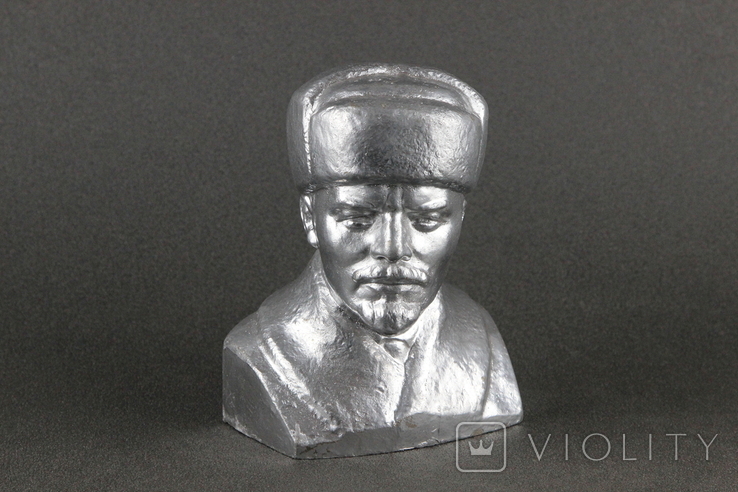 Bust of Lenin in a hat (N. Baganov, 1982), photo number 3