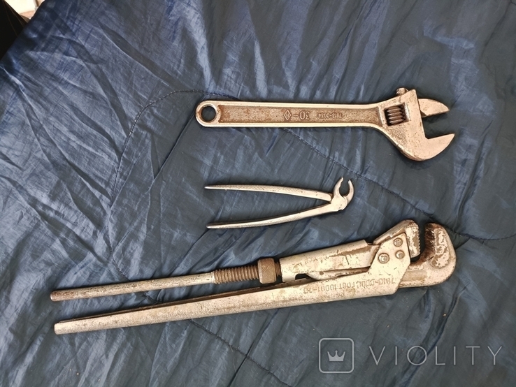 Miscellaneous keys, wrenches + tongs, photo number 3
