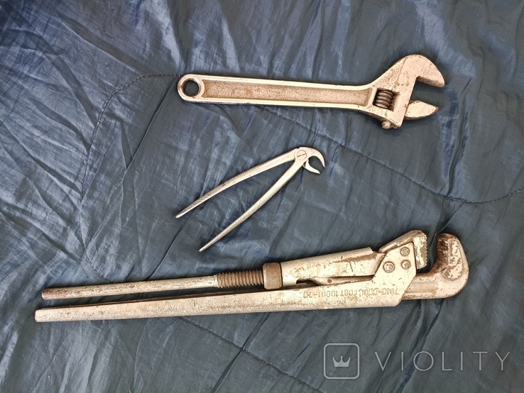 Miscellaneous keys, wrenches + tongs, photo number 4