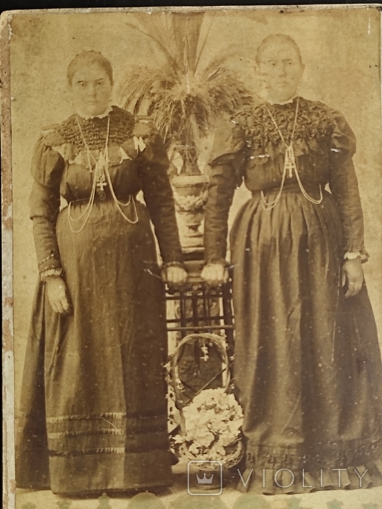 An old photo of two sisters. Mykolaiv, photo number 7