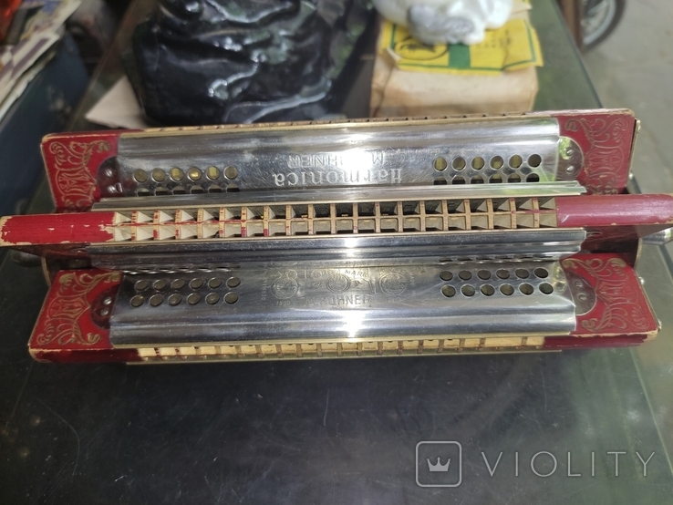 Antique harmonica". Hohner Sextet Tremolo' Harmonica". Germany.