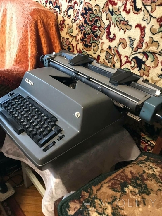 Yatran typewriter in good condition