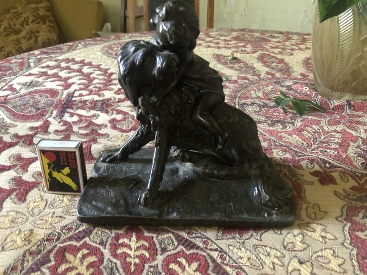 Author's figurine made of tin alloy girl with dog, photo number 2