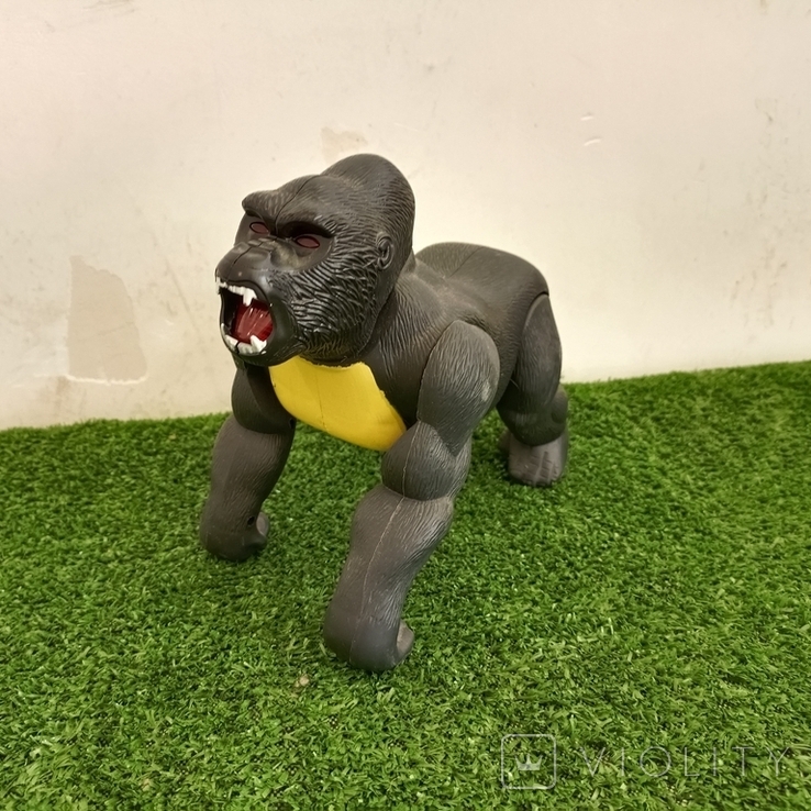 Toy "Gorilla". Walks and screams, photo number 2