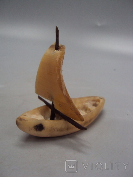 Figure: miniature, whisker, whale, sperm whale and bone, mammoth tusk, boat, sailboat 7x8.2 cm, weight 28 g, photo number 2