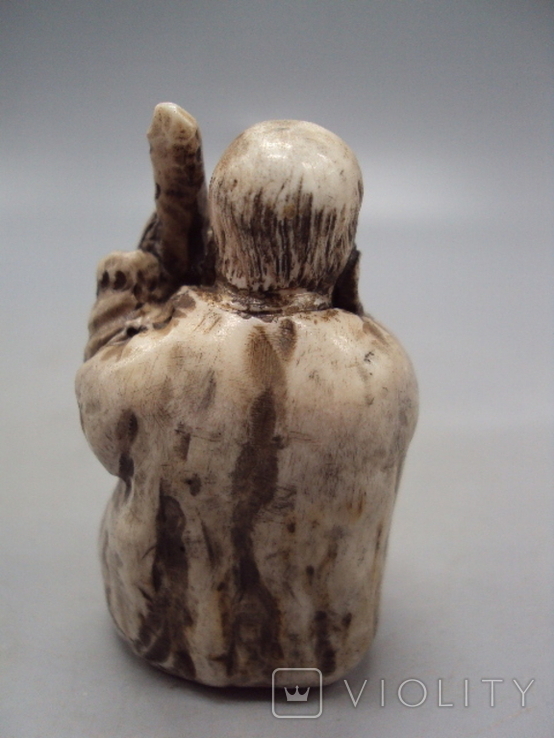 Netsuke figure figurine mammoth bone miniature man musician japanese playing weight 56.29g, photo number 8