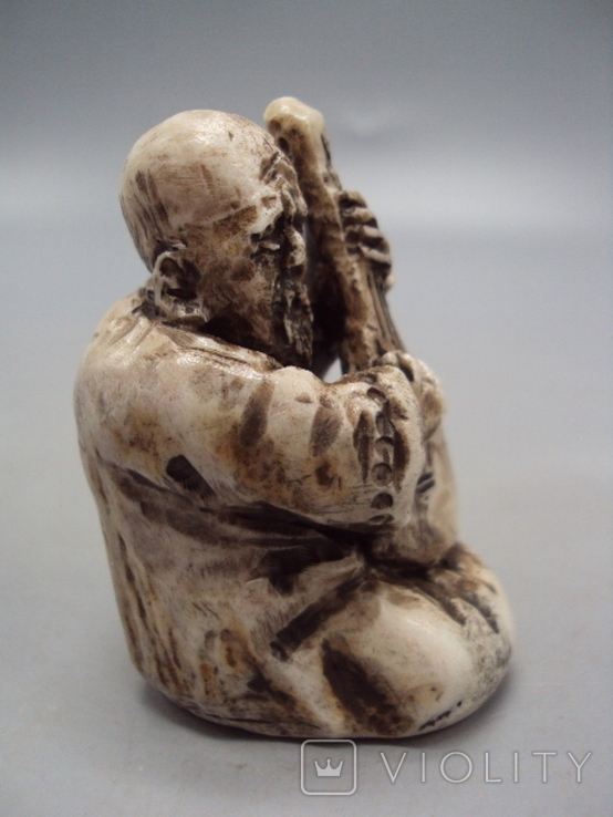 Netsuke figure figurine mammoth bone miniature man musician japanese playing weight 56.29g, photo number 9