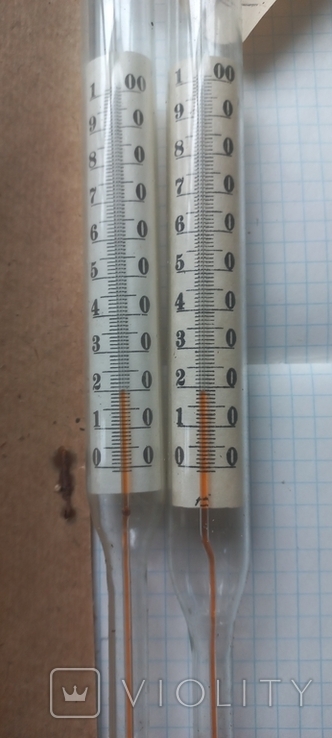 A couple of thermometers, photo number 3