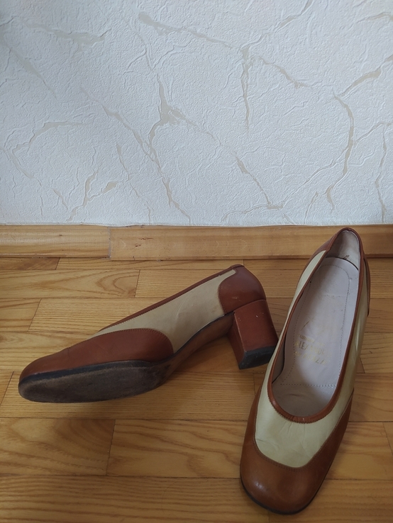 Шкіряне взуття жіноче в гарному стані., photo number 8