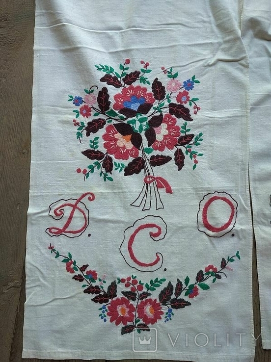 Embroidered towel No 602, photo number 3
