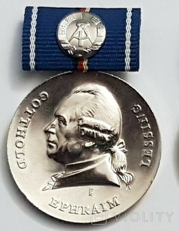 Серебрянная медаль Лессинга за окончание школи в ГДР, год примерно 1985, родная колодка, фото №2