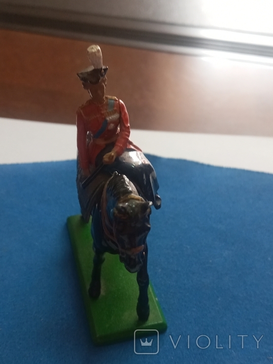 Дівчина у військовій парадній формі на коні (Англія)., фото №4