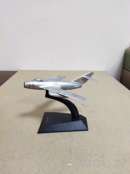 Aircraft model MiG-17, DeAgostini, photo number 2