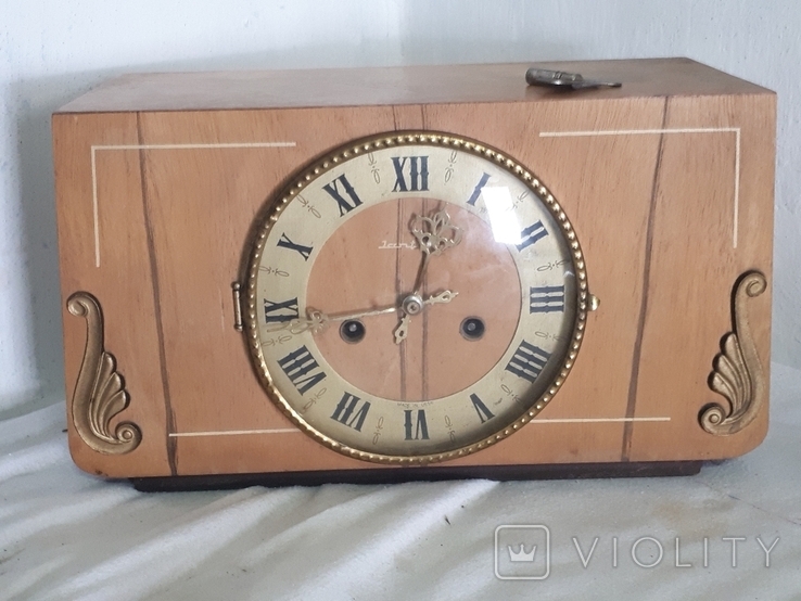 Clock with a chime table-fireplace USSR. OCZ Amber. Work.