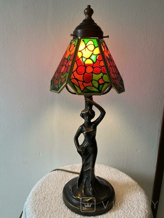 Table lamp