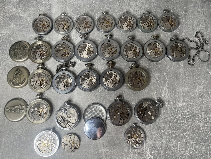 A large lot of Zippers and other pocket watches.