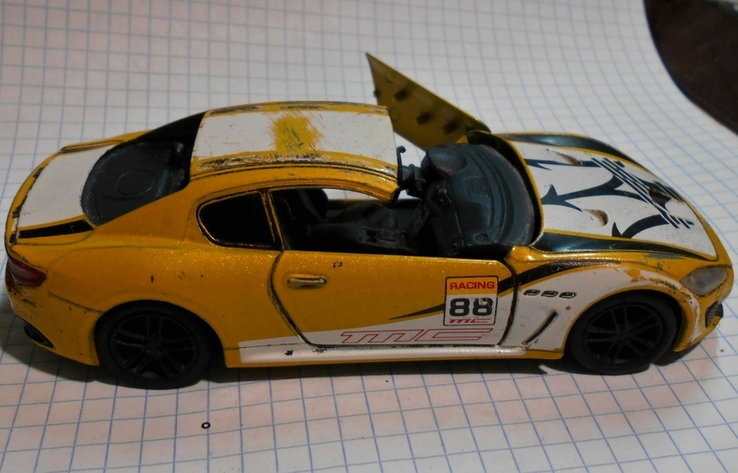 Машинка KINSMART "Maserati GranTurismo". 1:38, photo number 5