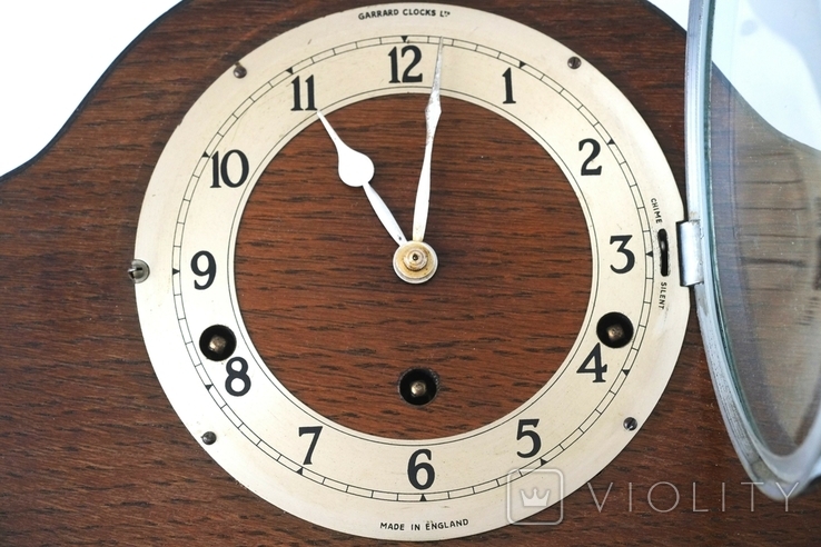 Quarter-striking mantel clock with GARRARD key England., photo number 3