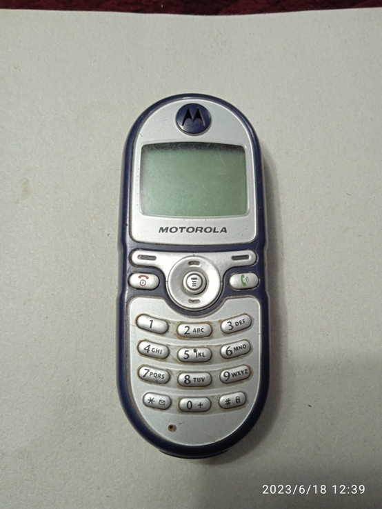 Кнопковий телефон Motorola, фото №2