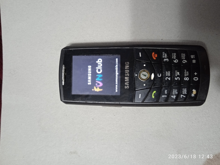 Кнопковий телефон Samsung, фото №3