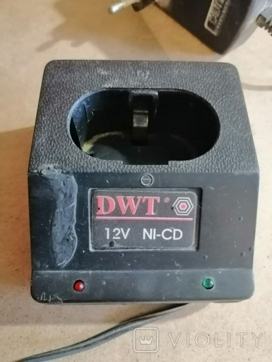 Зарядное для шуруповёрта DWT, фото №3