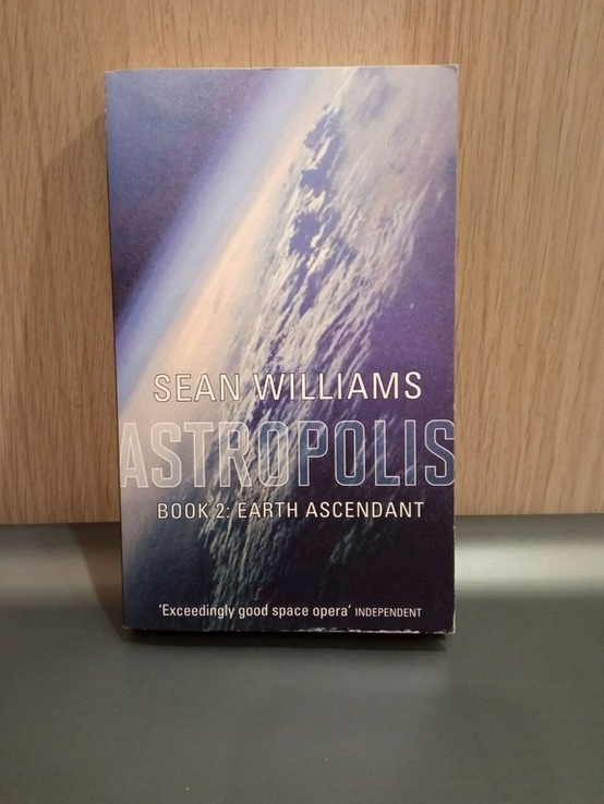 Книга ASTROPOLIS. Earth Ascendant, фото №2