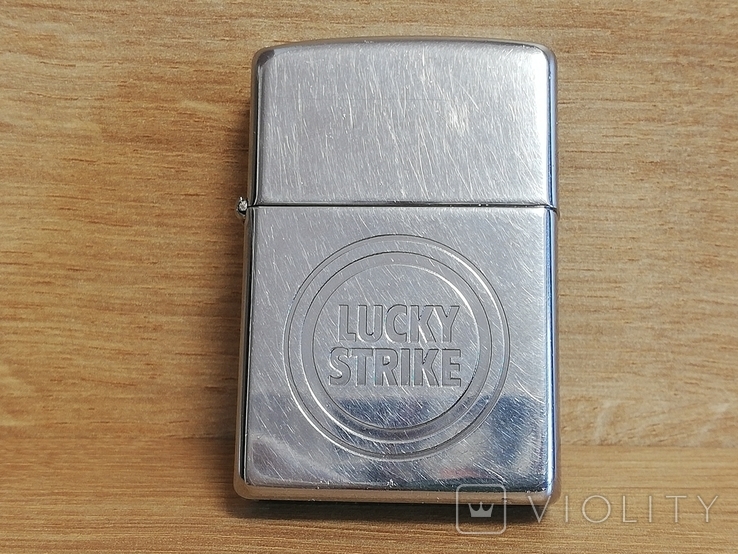 Запальничка Zippo Lucky Strike 1996 - «VIOLITY»