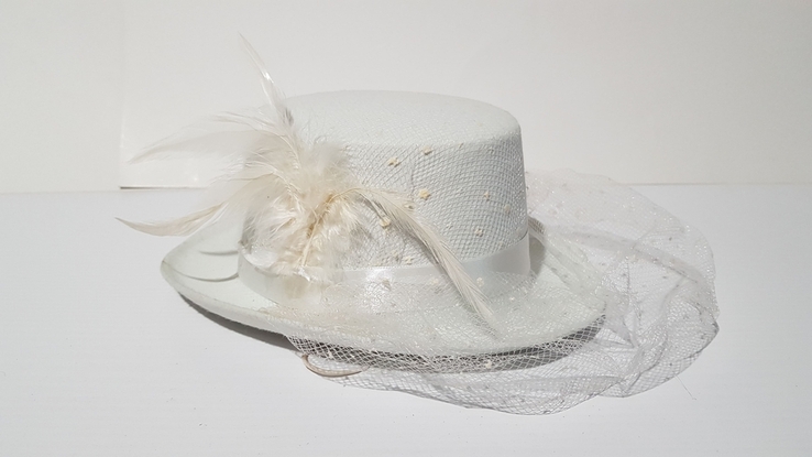 Шляпка с белой вуалью, фото №2