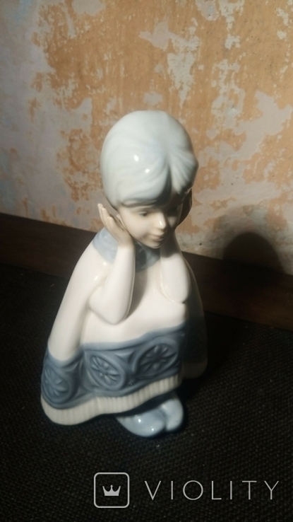 Фарфоровая статуэтка Задумчивая девушка. Испания Miguel Requena S.A. 1960, фото №3