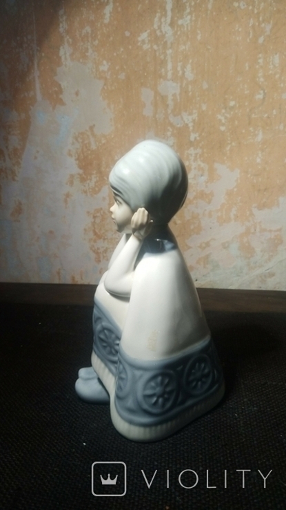 Фарфоровая статуэтка Задумчивая девушка. Испания Miguel Requena S.A. 1960, фото №7