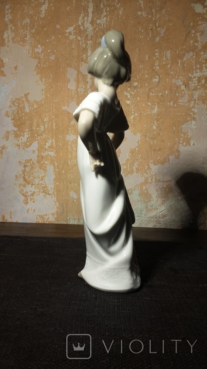  Фарфоровая статуэтка Девочка в платье Lladro Nao 1989, фото №9