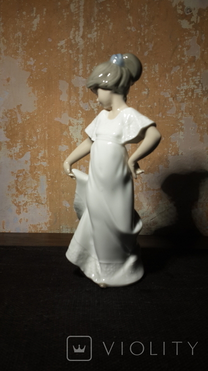  Фарфоровая статуэтка Девочка в платье Lladro Nao 1989, фото №10