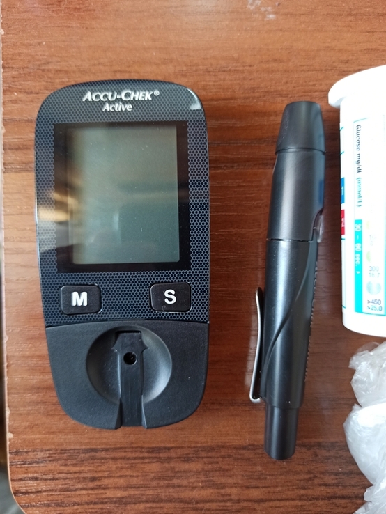 Глюкометр Accu-check новый з голками і тест-смужками, фото №7
