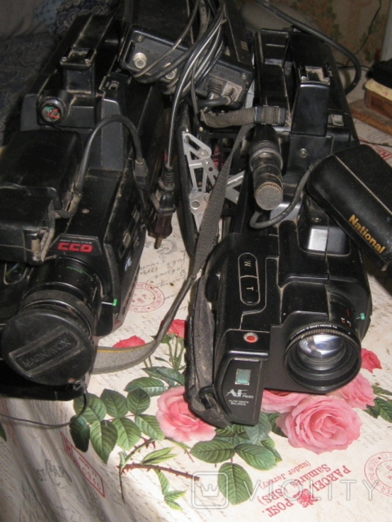 Две видеокамеры и зарядное, фото №6
