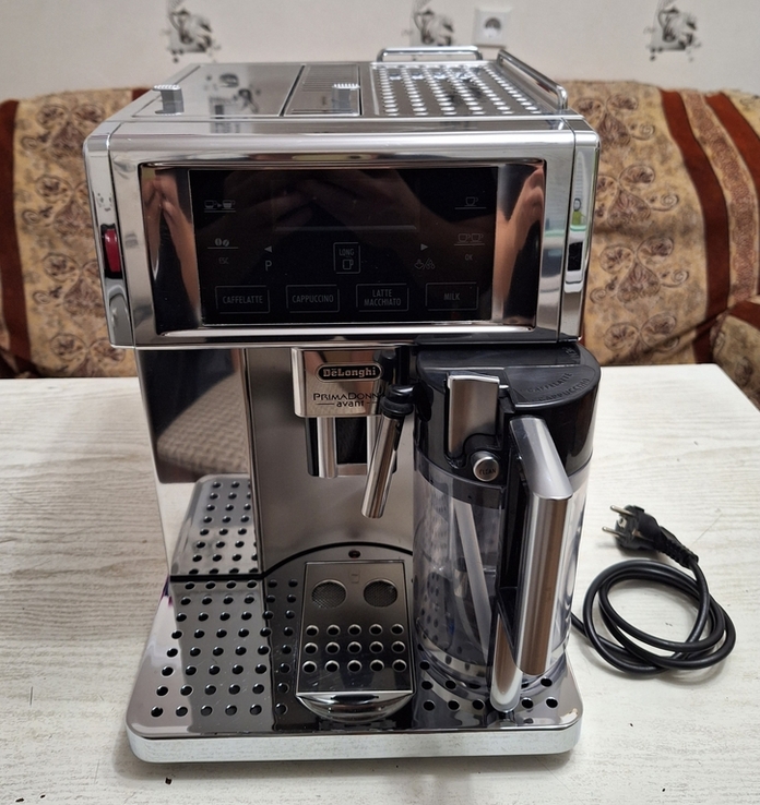 Delonghi ESAM 6750 PrimaDonna Avant 600