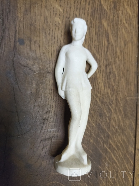 Художній пластмас, статуетка фігуристка 12 см,50-60 роки, фото №2