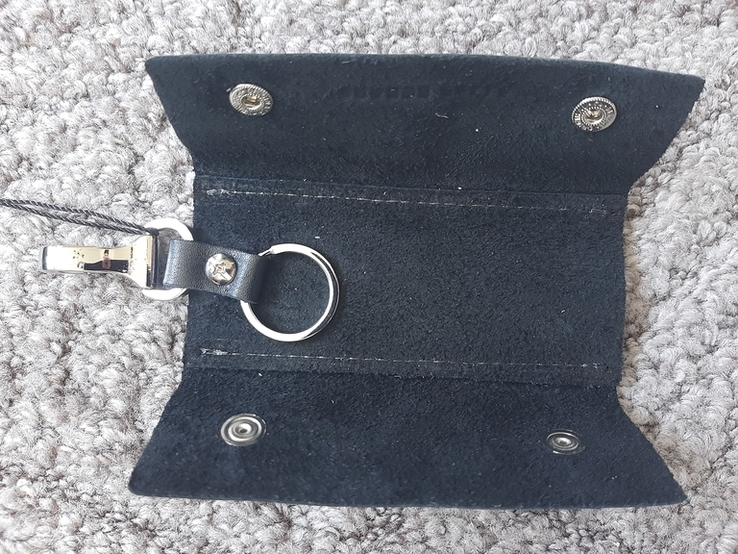 Ключниця на кнопках Grande Pelle 110х50 мм глянцева шкіра чорний, фото №6