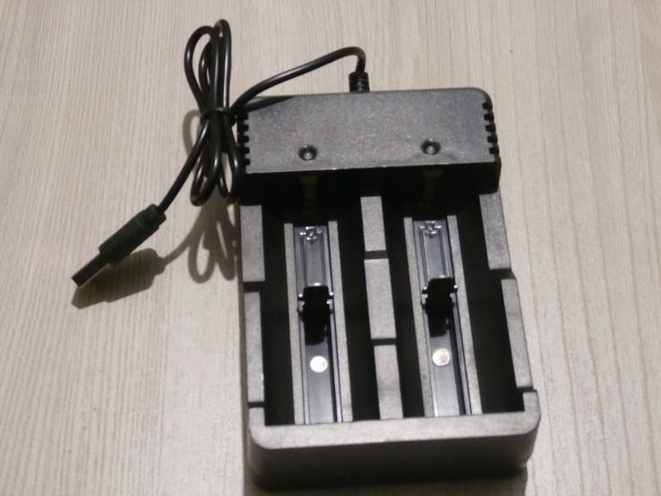 Зарядное устройство для 2 аккумуляторов Universal Li-ion Battery Charger Usb MS-5D82A, фото №2