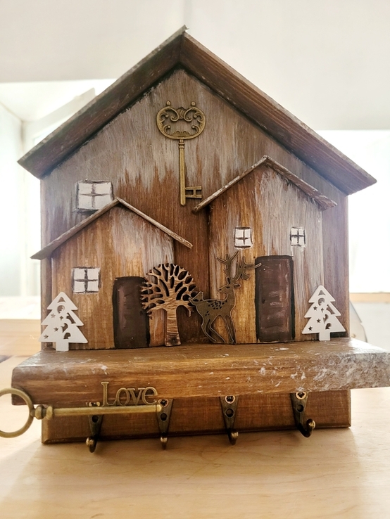 Дерев'яна ключниця ручної роботи Чудовий подарунок та прикраса дому, фото №4