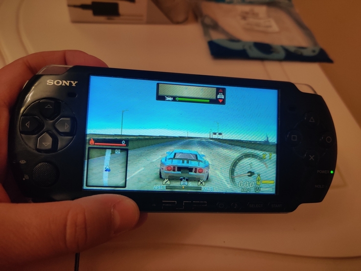 Sony PSP 3004 прошитая + флешка 32GB c играми + Наушники., фото №3