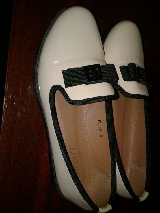 Шкіряні лакові туфлі (беж) р 37 - 37,5, photo number 3