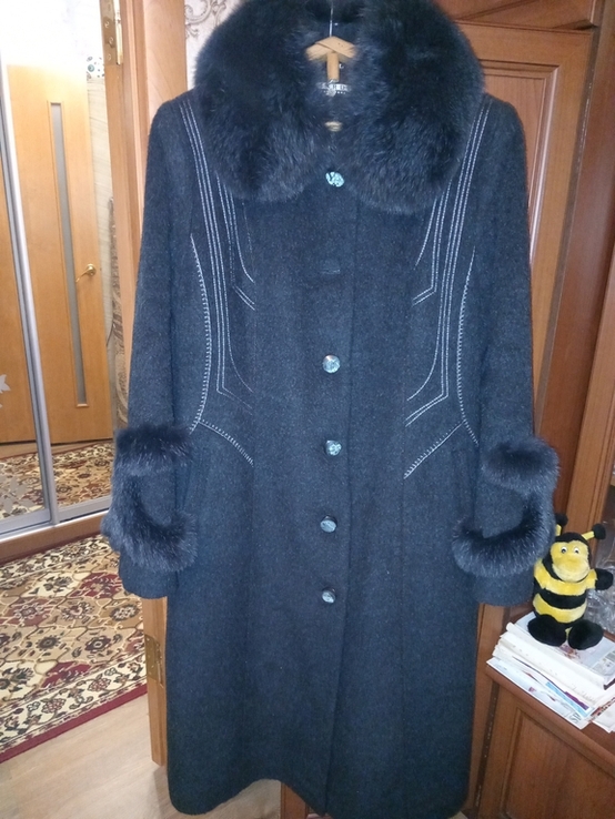 Пальто жіноче зимове 52 розміру.