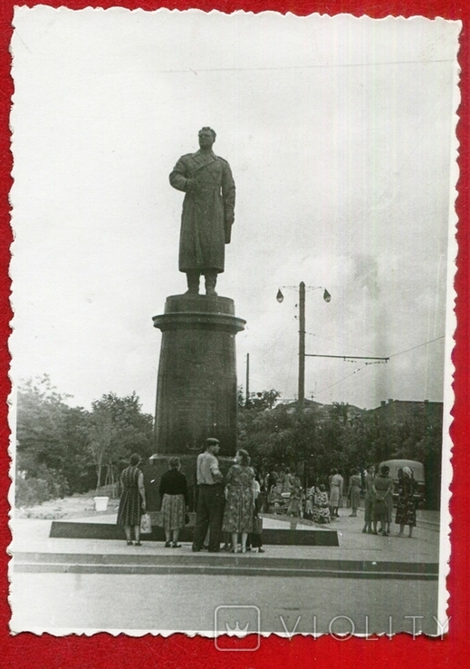 Євпаторія, пам'ятник Герою Радянського Союзу Токарєву Миколі Олександровичу, фото №2