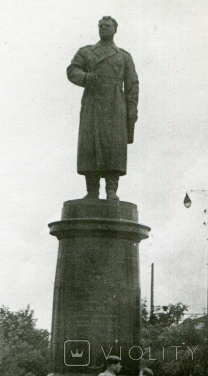 Євпаторія, пам'ятник Герою Радянського Союзу Токарєву Миколі Олександровичу, фото №3
