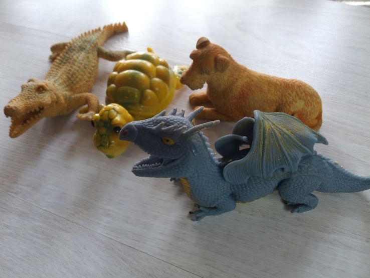 Фигурки животных крокодил черепаха дракон и пес 3 силиконовые 1 пластик, фото №2