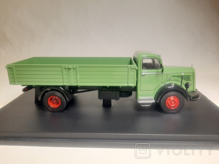 Camion miniature MERCEDES-BENZ L6600 UNIMOG - Schuco - 1/43
