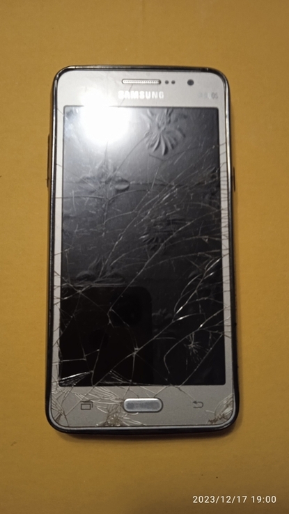 Samsung G531H без задньої кришки, побитий дисплей, фото №9