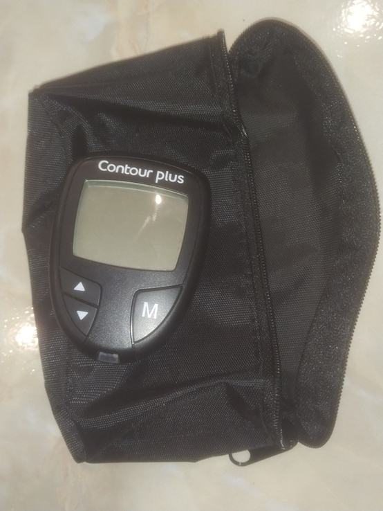 Прибор для измерения сахара в крови Глюкометр Сontour Plus рабочий в чехле, фото №5