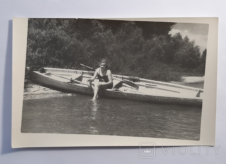Девушка в лодке, фото №2